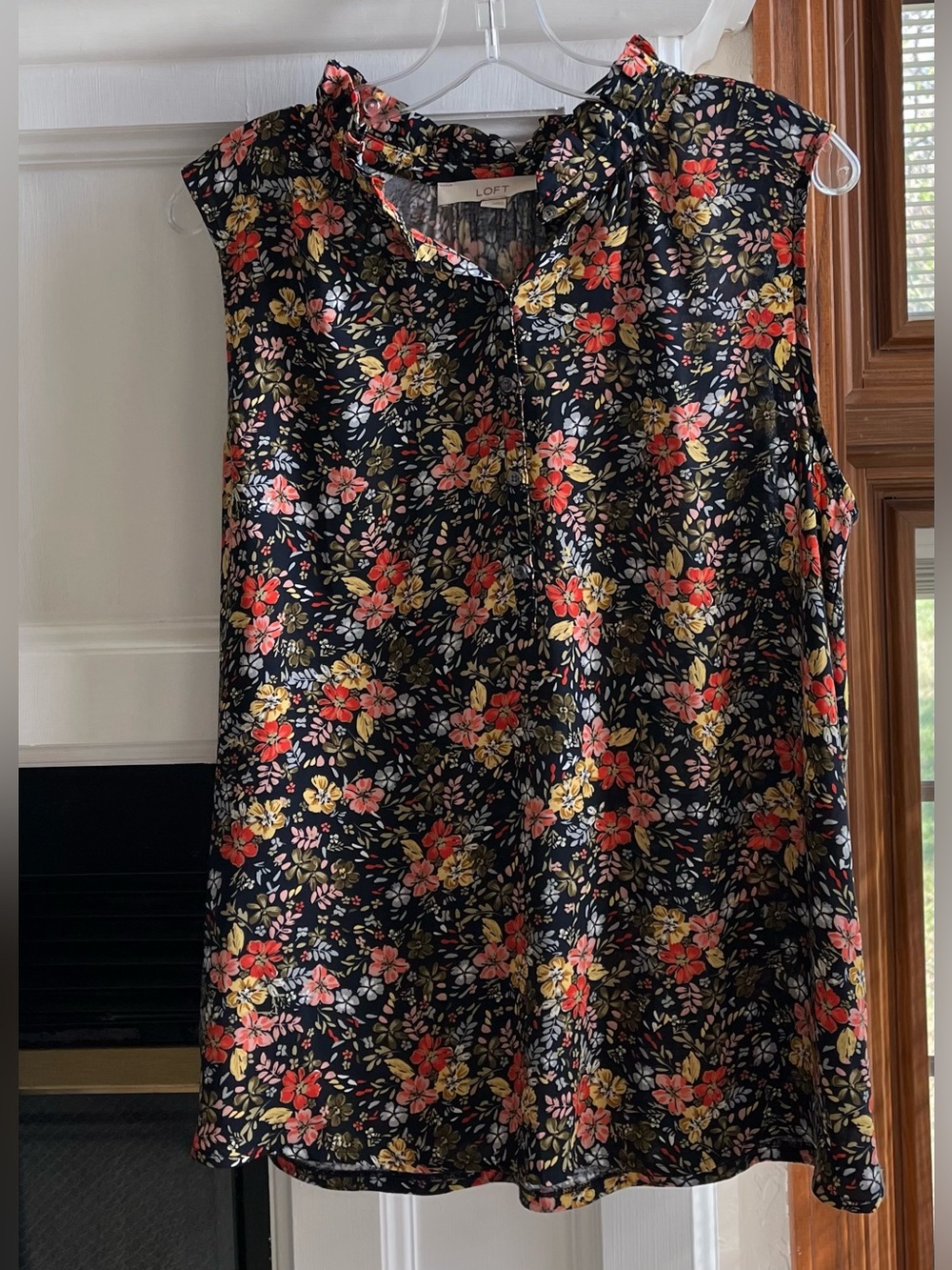 LOFT Navy Floral Ruffle-Neck Sleeveless Blouse — NWOT